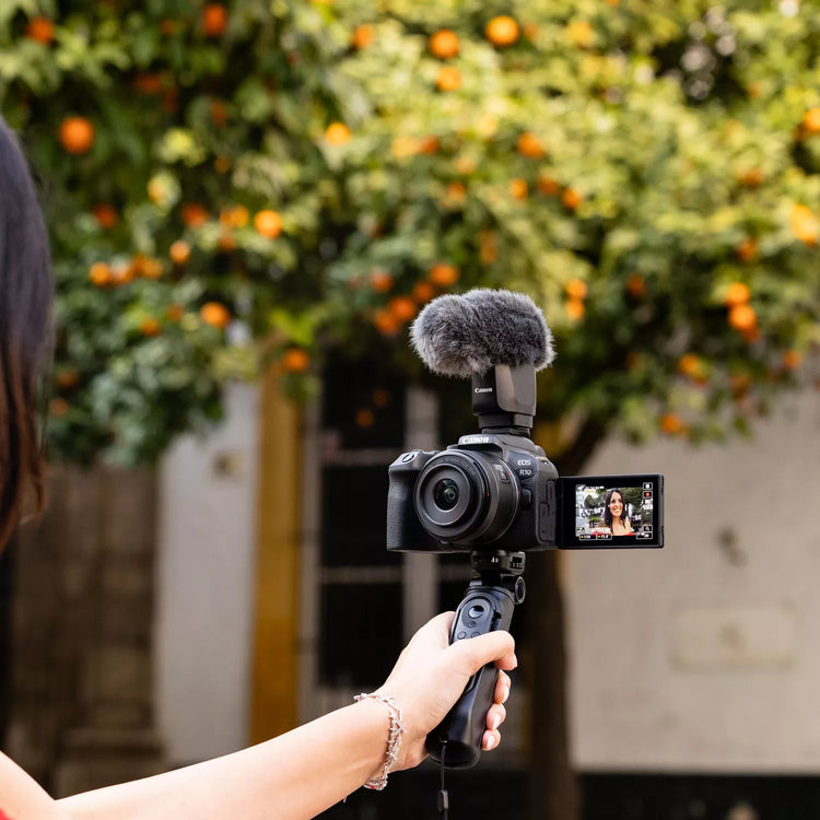 Canon EOS R10 Body – mirrorless APS-C 24.2 MP 4K 60p