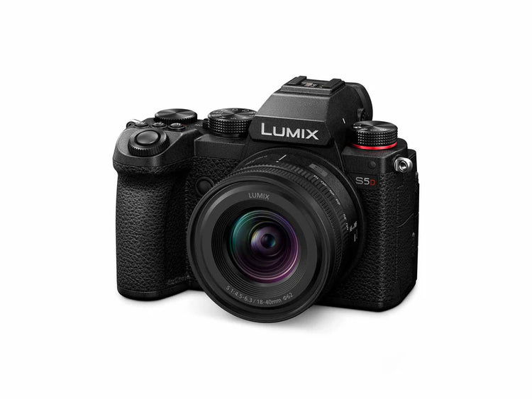 Panasonic Lumix S5D kit con obiettivo 18–40mm F4.5–6.3 mirrorless full frame 24 MP L-Mount 4K 5.9K video
