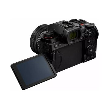 Panasonic Lumix S5D kit con obiettivo 18–40mm F4.5–6.3 mirrorless full frame 24 MP L-Mount 4K 5.9K video