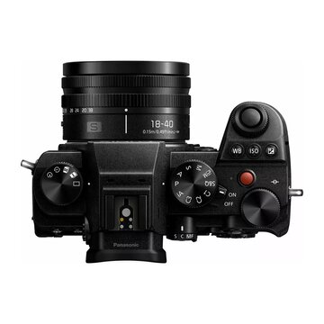 Panasonic Lumix S5D kit con obiettivo 18–40mm F4.5–6.3 mirrorless full frame 24 MP L-Mount 4K 5.9K video