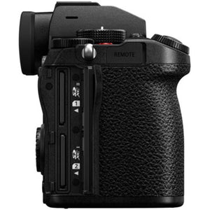 Panasonic Lumix S5D kit con obiettivo 18–40mm F4.5–6.3 mirrorless full frame 24 MP L-Mount 4K 5.9K video