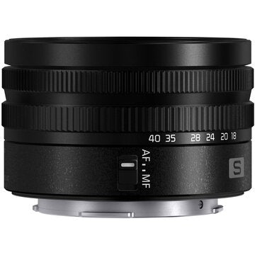 Panasonic Lumix S5D kit con obiettivo 18–40mm F4.5–6.3 mirrorless full frame 24 MP L-Mount 4K 5.9K video