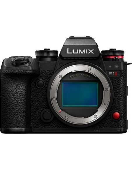 Panasonic Lumix S1 MIIE con obiettivo Lumix S 24–105mm F4 Macro O.I.S. mirrorless full frame 24 MP L-Mount 6K