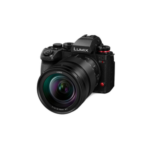 Panasonic Lumix S1 MIIE con obiettivo Lumix S 24–105mm F4 Macro O.I.S. mirrorless full frame 24 MP L-Mount 6K