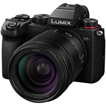 Panasonic Lumix S5D kit con obiettivo 28–200mm F4–7.1 Macro mirrorless full frame 24 MP L-Mount 4K 5.9K video