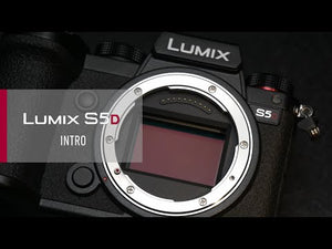 Panasonic Lumix S5D kit con obiettivo 28–200mm F4–7.1 Macro mirrorless full frame 24 MP L-Mount 4K 5.9K video