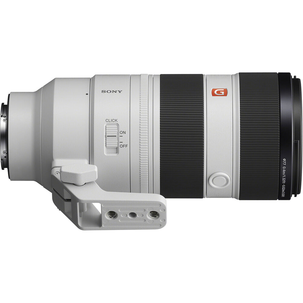Piede per treppiede del Sony FE 70-200mm f/2.8 GM OSS II ruotato verso il basso, con la piastra di attacco e i fori per la vite