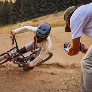 Canon EOS R6 Mark II + RF 24-105 mm F4 L IS USM mirrorless full frame Serie L professionale