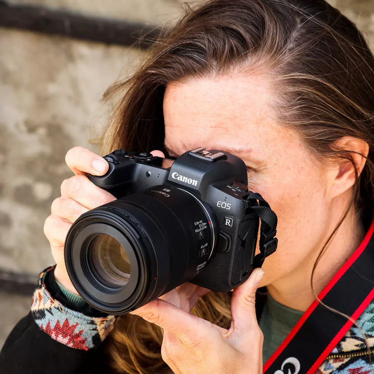 Canon RF 85mm F2 Macro IS STM – teleobiettivo compatto full frame per ritratti e macro 0,5x