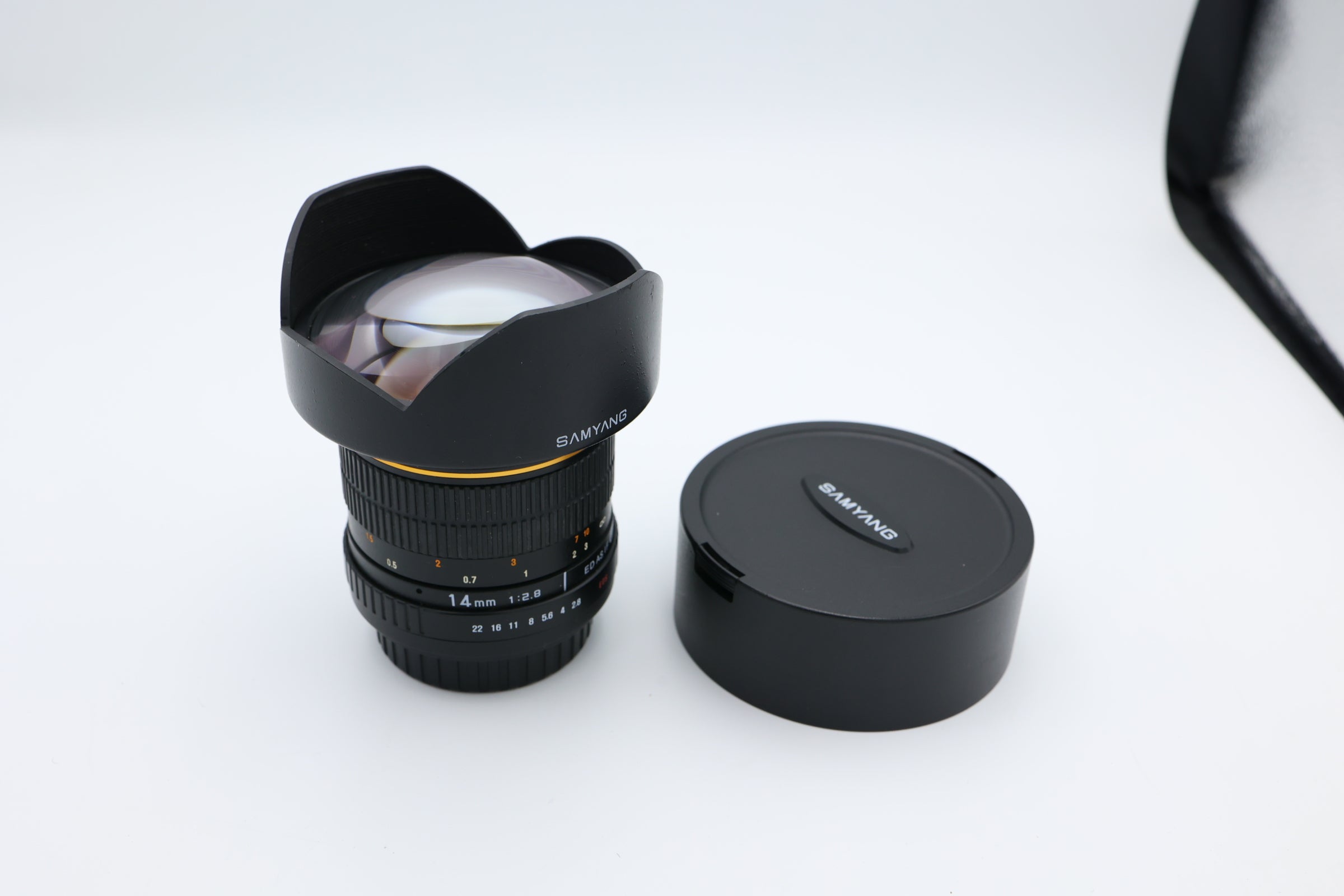 Samyang 14mm f/2.8 ED AS IF UMC per Sony E usato