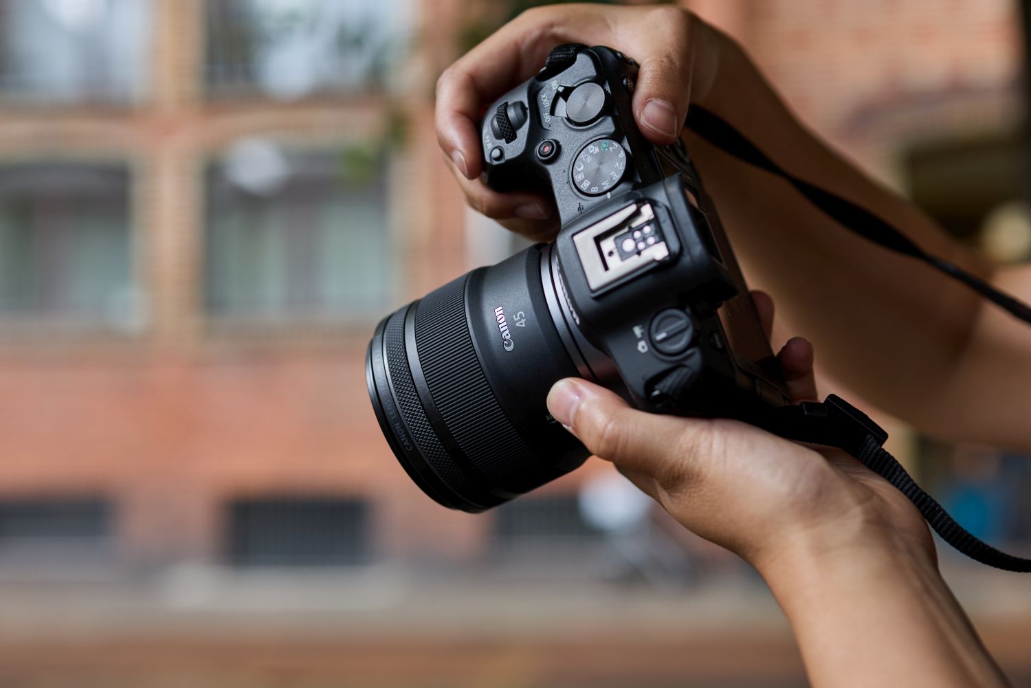 Canon RF 45mm f1.2 STM