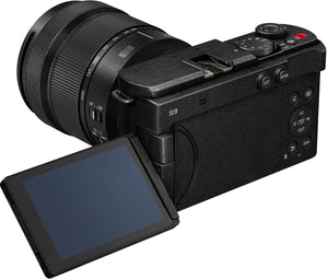 Panasonic DC-S9 + Lumix S 28-200mm f/4.0-7.1 Macro