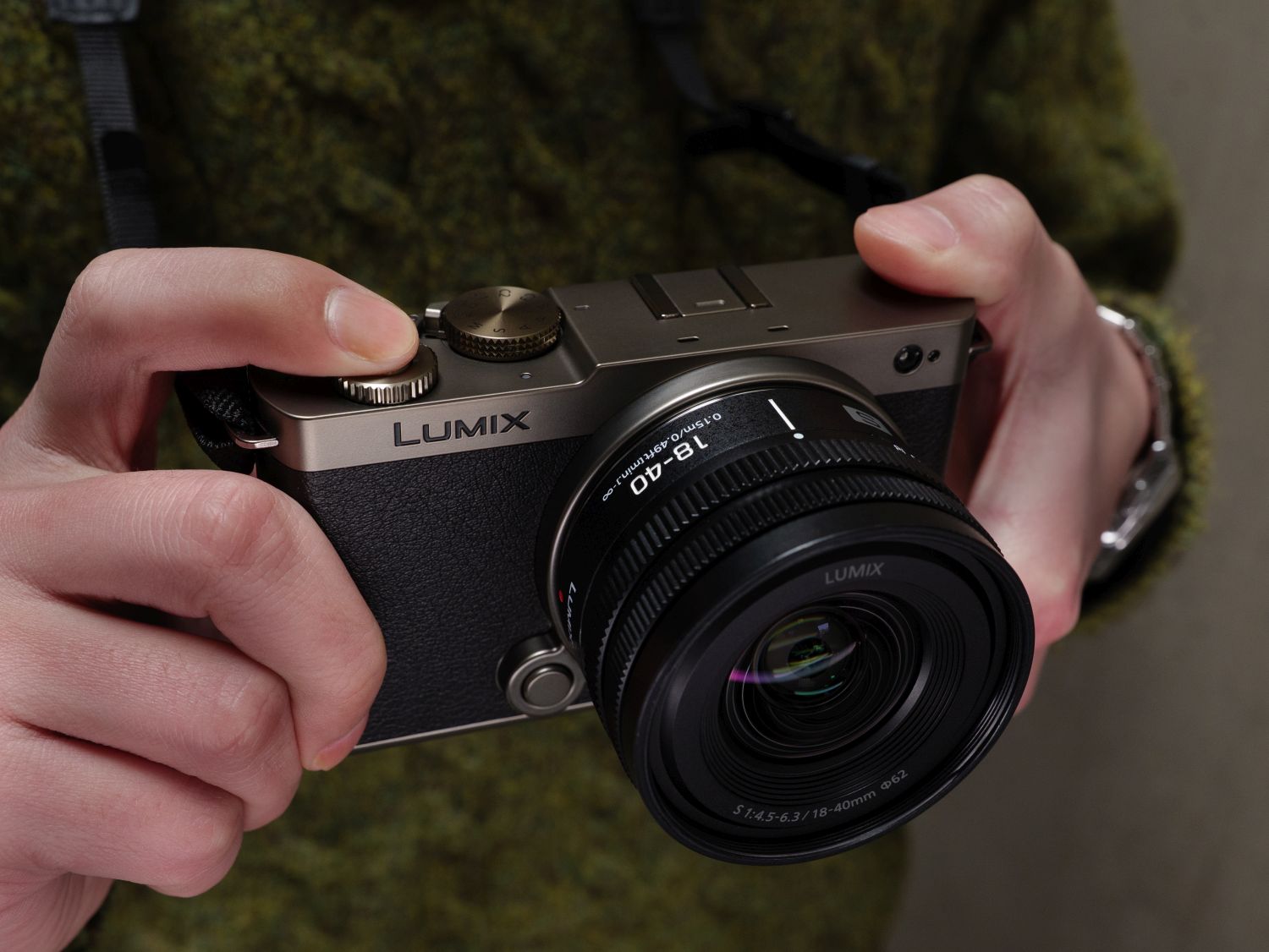 Panasonic Lumix DC-S9 + S 18-40mm titanium/black Limited Edition
