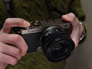 Panasonic Lumix DC-S9 + S 18-40mm titanium/black Limited Edition