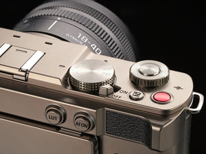 Panasonic Lumix DC-S9 + S 18-40mm titanium/black Limited Edition