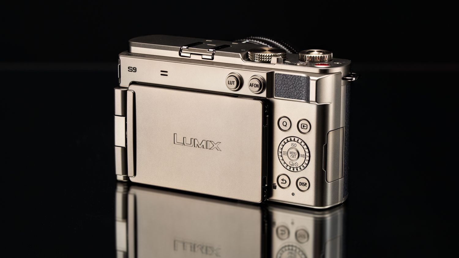 Panasonic Lumix DC-S9 + S 18-40mm titanium/black Limited Edition