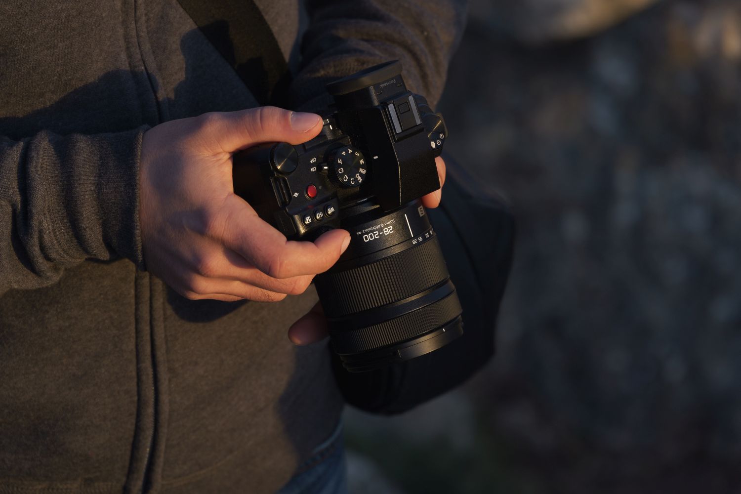 Panasonic Lumix S 28-200mm f/4.0-7.1 Macro O.I.S.