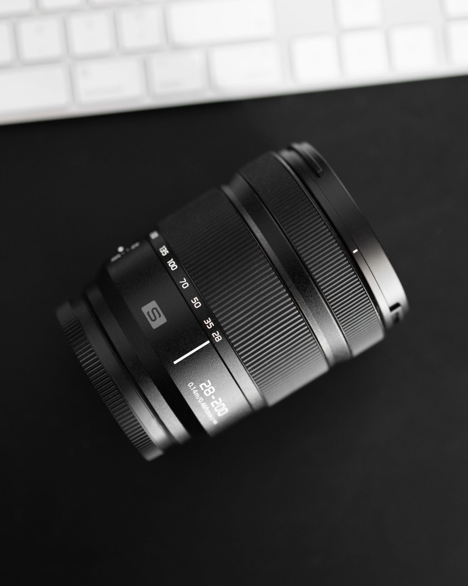 Panasonic Lumix S 28-200mm f/4.0-7.1 Macro O.I.S.