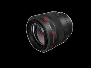 Canon RF 85mm F1.2 L USM di tre quarti dal davanti, con la lente frontale trattata, la ghiera di messa a fuoco zigrinata e i selettori sul fianco