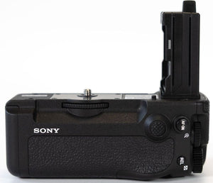 Sony Alpha 7R VI + VG-C6 vertical battery grip