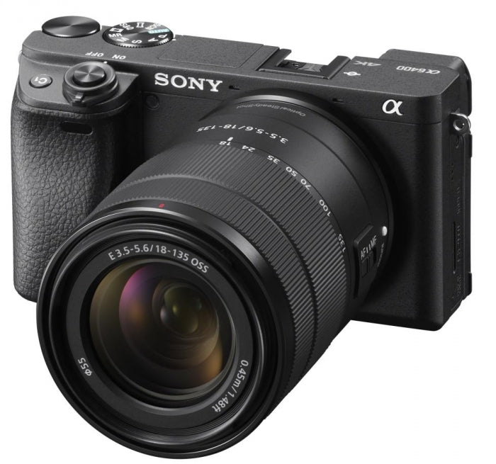 Sony Alpha ILCE-6400 + 18-135mm OSS black