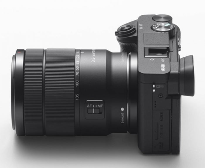 Sony Alpha ILCE-6400 + 18-135mm OSS black