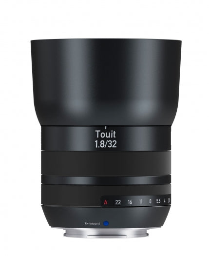 Sony Alpha ILCE-6700 + ZEISS Touit 32mm f/1.8