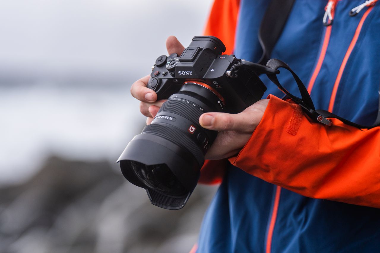 Sony Alpha ILCE-7R V + SEL FE 70-200mm f/2.8 GM II