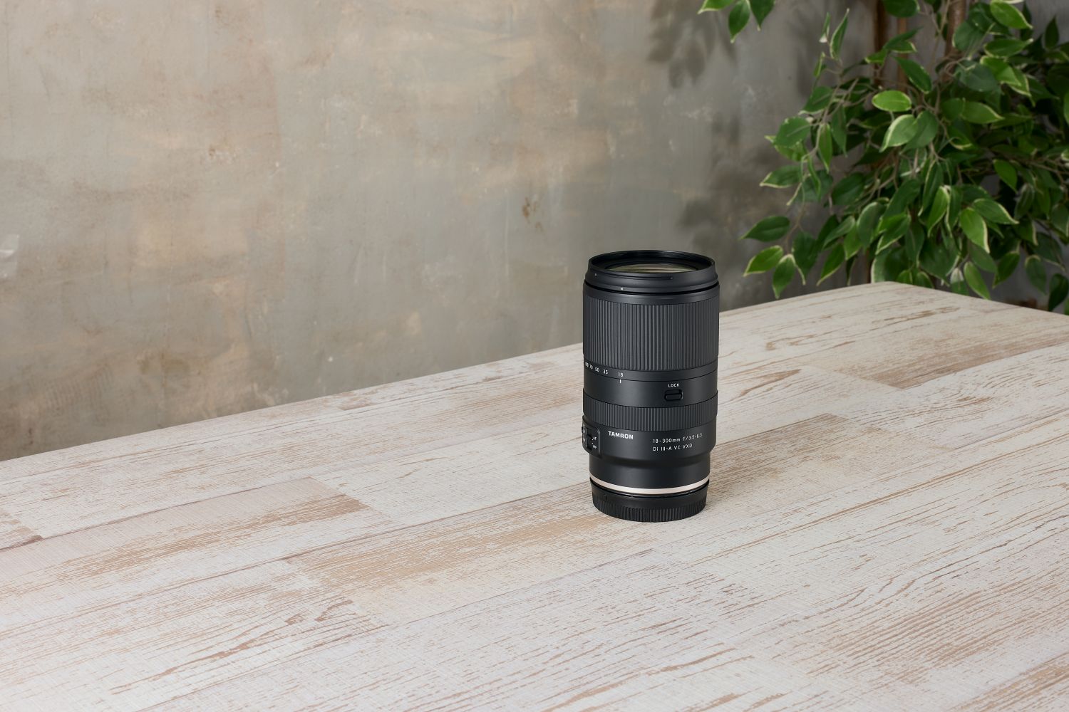 Tamron 18-300mm f/3.5-6.3 Di III -A Canon RF-Mount