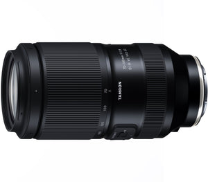 Tamron 70-180mm f/2.8 Di III VC VXD G2 di lato, con l'innesto Sony E in evidenza