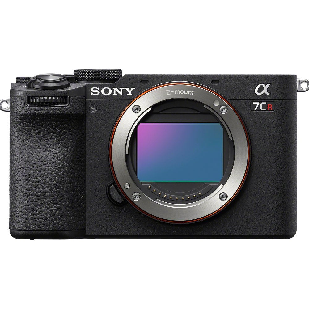 Fotocamera Sony Alpha a7CR nera vista di fronte senza obiettivo, con il sensore full frame e l'innesto E-mount a vista